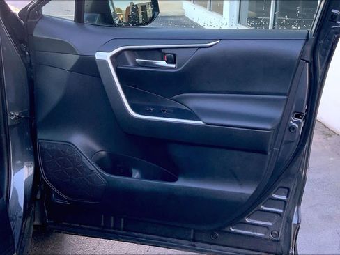 Used 2022 Toyota RAV4 XLE image 24