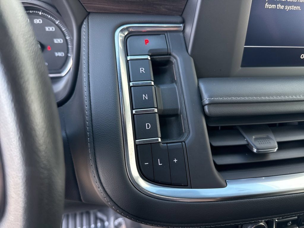 Used 2022 Chevrolet Tahoe 4WD image 18