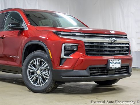 New 2026 Chevrolet Traverse LT w/ Driver Confidence Package image 3