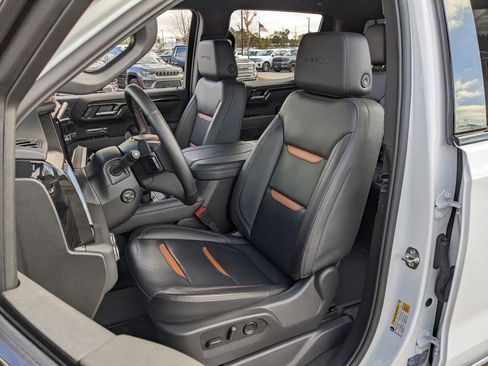 Used 2025 GMC Sierra 1500 AT4 image 41