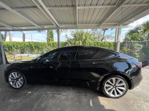 Used 2018 Tesla Model 3 Long Range RWD image 3