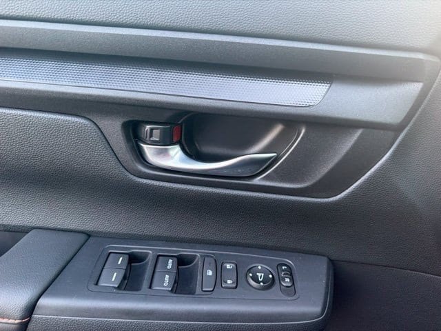 Used 2025 Honda CR-V Sport image 6