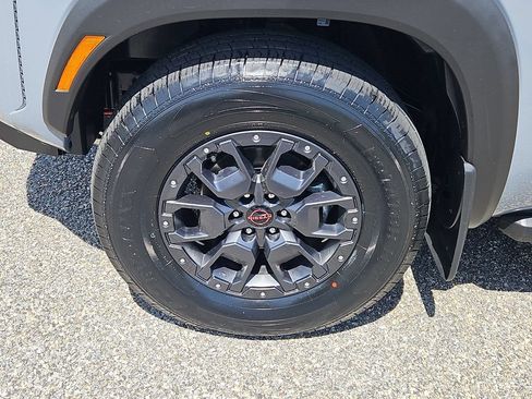 Used 2022 Nissan Frontier PRO-4X w/ Pro-4X Premium Package AWD/4WD image 7