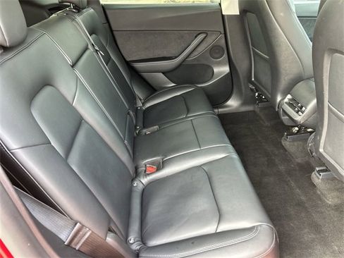 Used 2022 Tesla Model Y Performance image 14