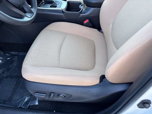 Used 2025 Toyota RAV4 XLE AWD/4WD image 21