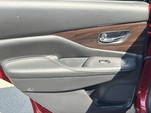 Used 2020 Nissan Murano Platinum w/ Cargo Package image 16