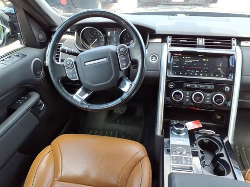 Used 2017 Land Rover Discovery HSE AWD/4WD image 14
