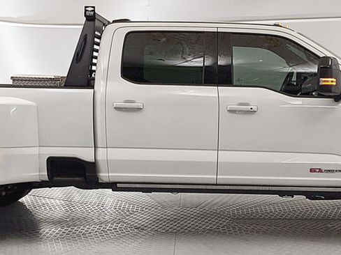 Used 2026 Ford F450 Platinum w/ FX4 Off-Road Package AWD/4WD image 2