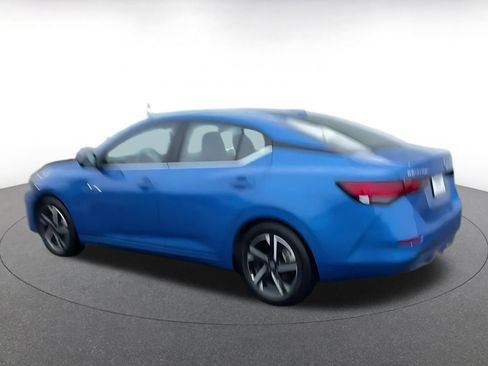 Used 2025 Nissan Sentra SV image 9