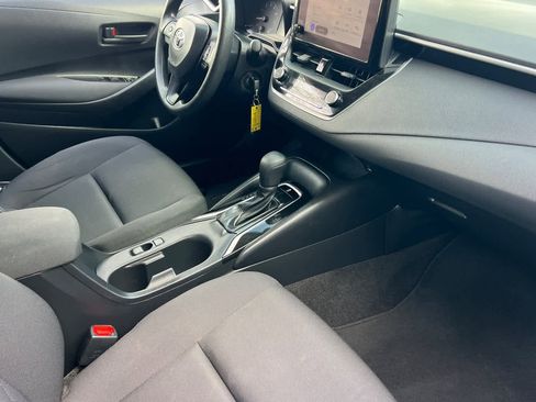 Used 2023 Toyota Corolla LE w/ Carpet Mat Package (TMS) image 17