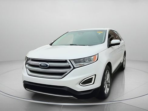 Certified 2018 Ford Edge Titanium w/ Ford Safe & Smart Package image 10