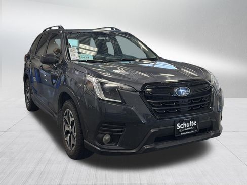 Used 2022 Subaru Forester Premium AWD/4WD image 2