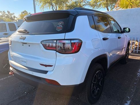 Used 2025 Jeep Compass Trailhawk AWD/4WD image 5
