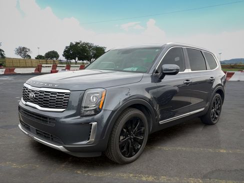Used 2020 Kia Telluride EX w/ EX Premium Package FWD image 5