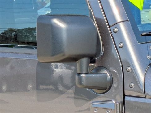 Used 2017 Jeep Wrangler Sport image 12