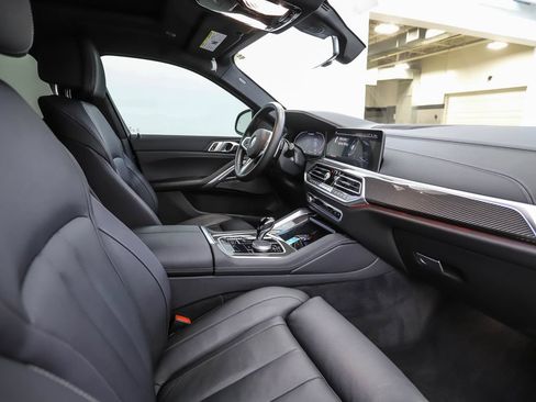 Used 2022 BMW X6 M50i w/ Premium Package AWD/4WD image 30