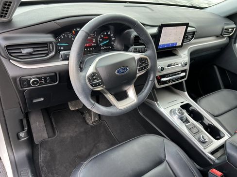 Certified 2023 Ford Explorer XLT w/ Equipment Group 202A image 18