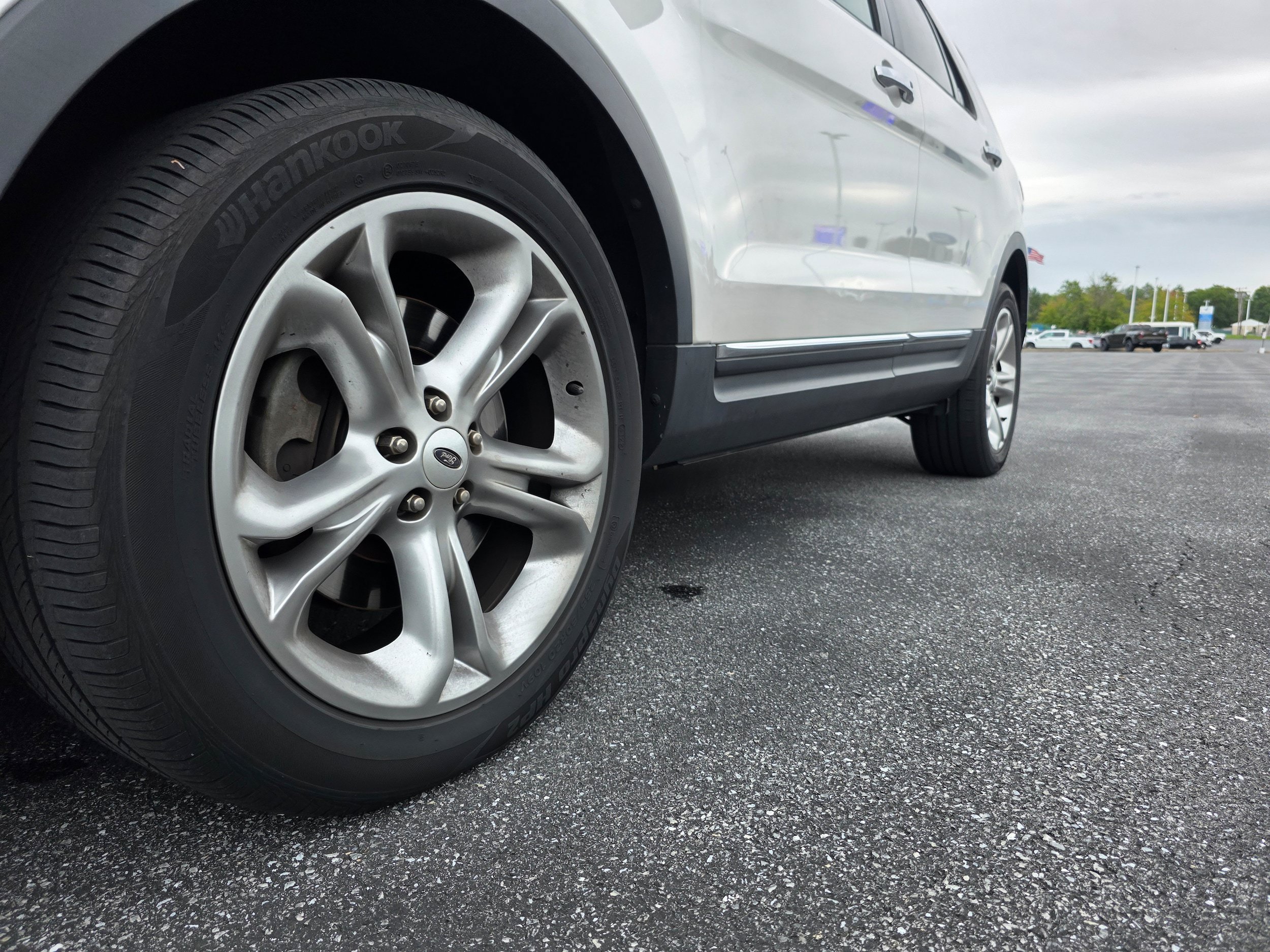 Used 2014 Ford Explorer Limited w/ Equipment Group 301A AWD/4WD image 21