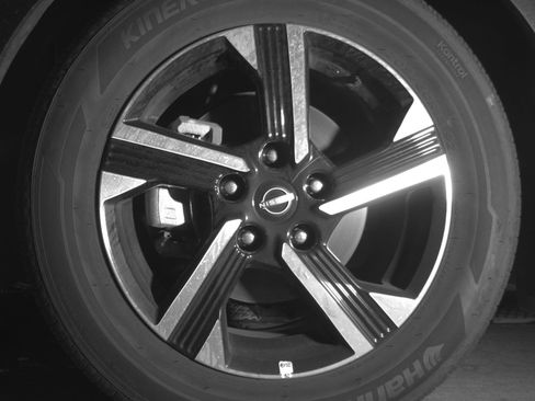 Used 2025 Nissan Sentra SV FWD image 12