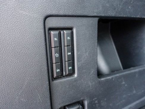 Used 2024 Ford Expedition Max XLT image 17