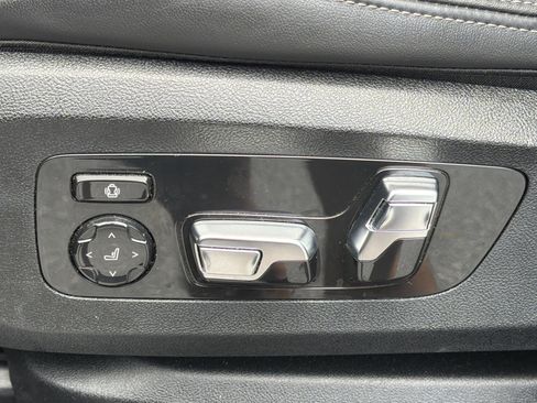 Used 2025 BMW X6 xDrive40i AWD/4WD image 18