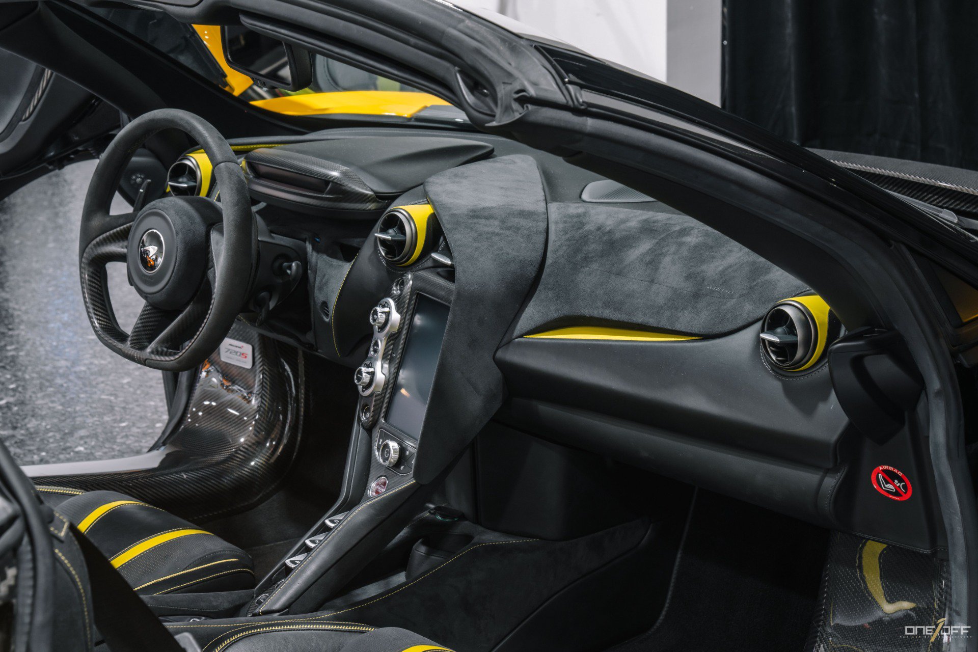 Used 2020 McLaren 720S Performance RWD image 33