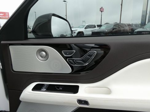 Used 2023 Lincoln Aviator Black Label Grand Touring w/ Class IV Trailer Tow Package image 16