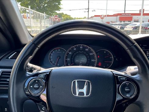 Used 2017 Honda Accord Sport image 25