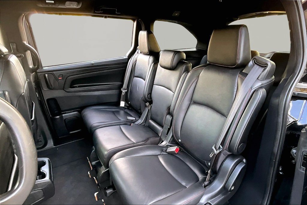 Used 2025 Honda Odyssey Sport-L image 18