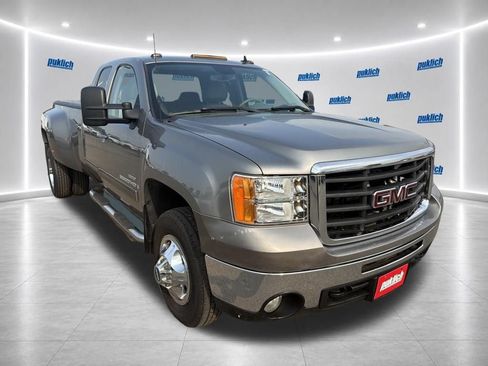 Used 2008 GMC Sierra 3500 SLT w/ EZ-Lift Tailgate Package RWD image 3