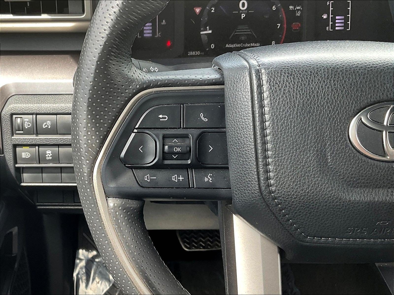 Used 2025 Toyota 4Runner SR5 AWD/4WD image 12