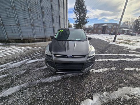 Used 2016 Ford Escape SE image 4