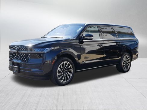 Used 2025 Lincoln Navigator L Black Label image 3