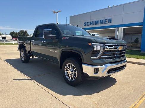 New 2026 Chevrolet Silverado 2500 LTZ w/ LTZ Premium Package AWD/4WD image 2