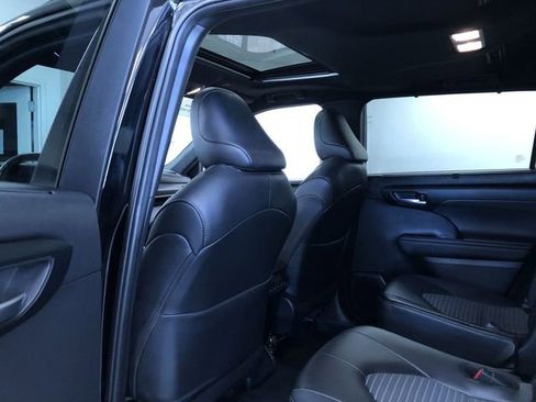 Certified 2025 Toyota Highlander XSE AWD/4WD image 19