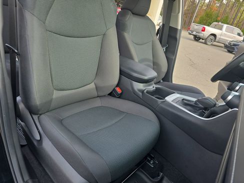 Used 2022 Toyota RAV4 LE image 16