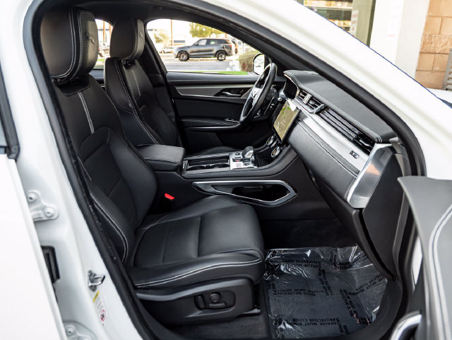 Certified 2025 Jaguar F-PACE R-Dynamic S AWD/4WD image 37