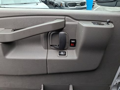 Used 2021 GMC Savana 2500 w/ Driver Convenience Package image 10