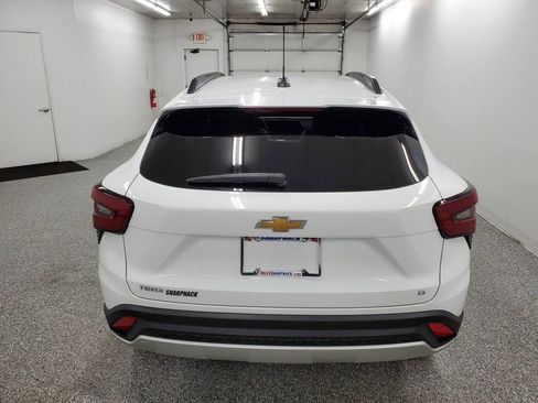 Used 2024 Chevrolet Trax LT w/ Driver Confidence Package image 5