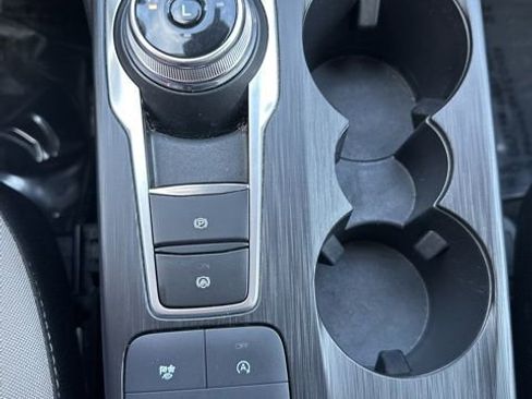 Used 2022 Ford Escape SE image 22