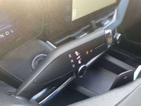 Used 2025 Chevrolet Equinox LT image 39