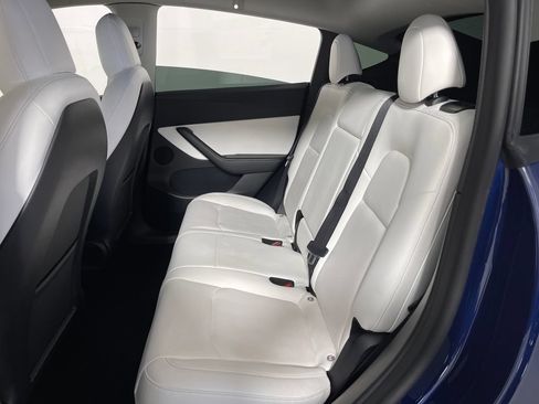 Used 2022 Tesla Model Y Performance AWD/4WD image 13