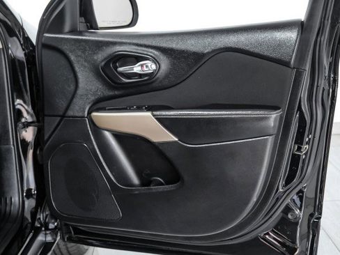 Used 2018 Jeep Cherokee Latitude image 40