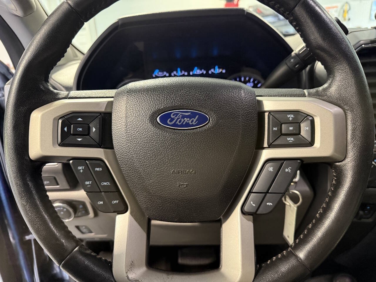 Used 2017 Ford F250 XLT w/ XLT Premium Package AWD/4WD image 15