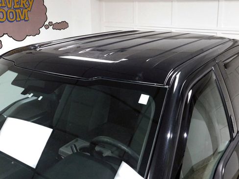 Used 2015 Ford F150 XLT image 23