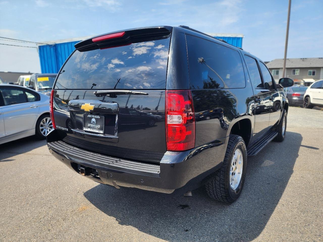 Used 2013 Chevrolet Suburban LT w/ Luxury Package AWD/4WD image 7
