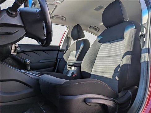 Used 2018 Kia Forte S image 14