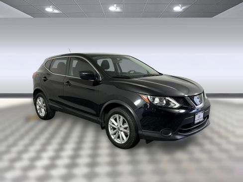 Used 2019 Nissan Rogue Sport S w/ Appearance Package image 7