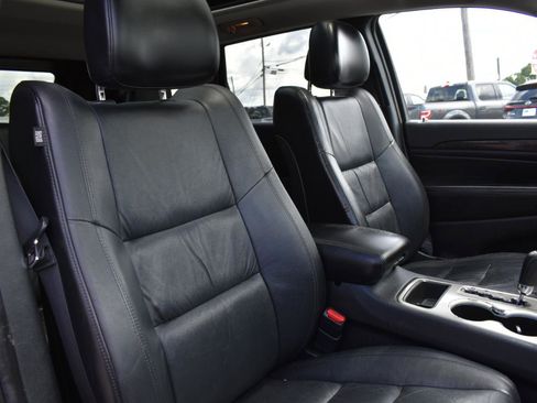 Used 2013 Jeep Grand Cherokee Altitude RWD image 29