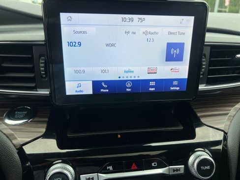 Certified 2022 Ford Explorer Limited w/ Equipment Group 301A image 12